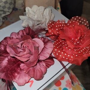 Elegant Floral Hair Clip Set - Red and Pink
